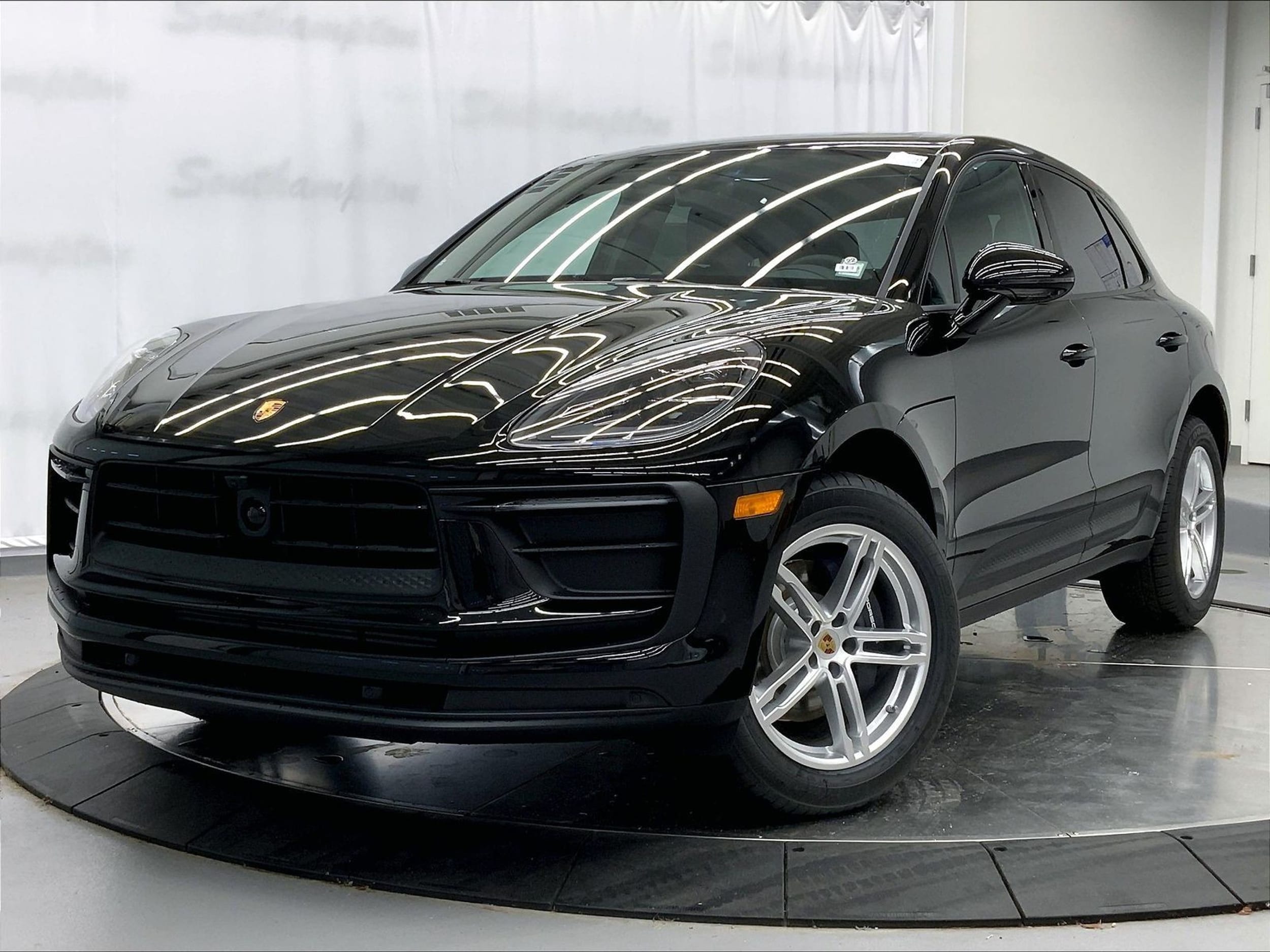 2026 Porsche Macan SUV 