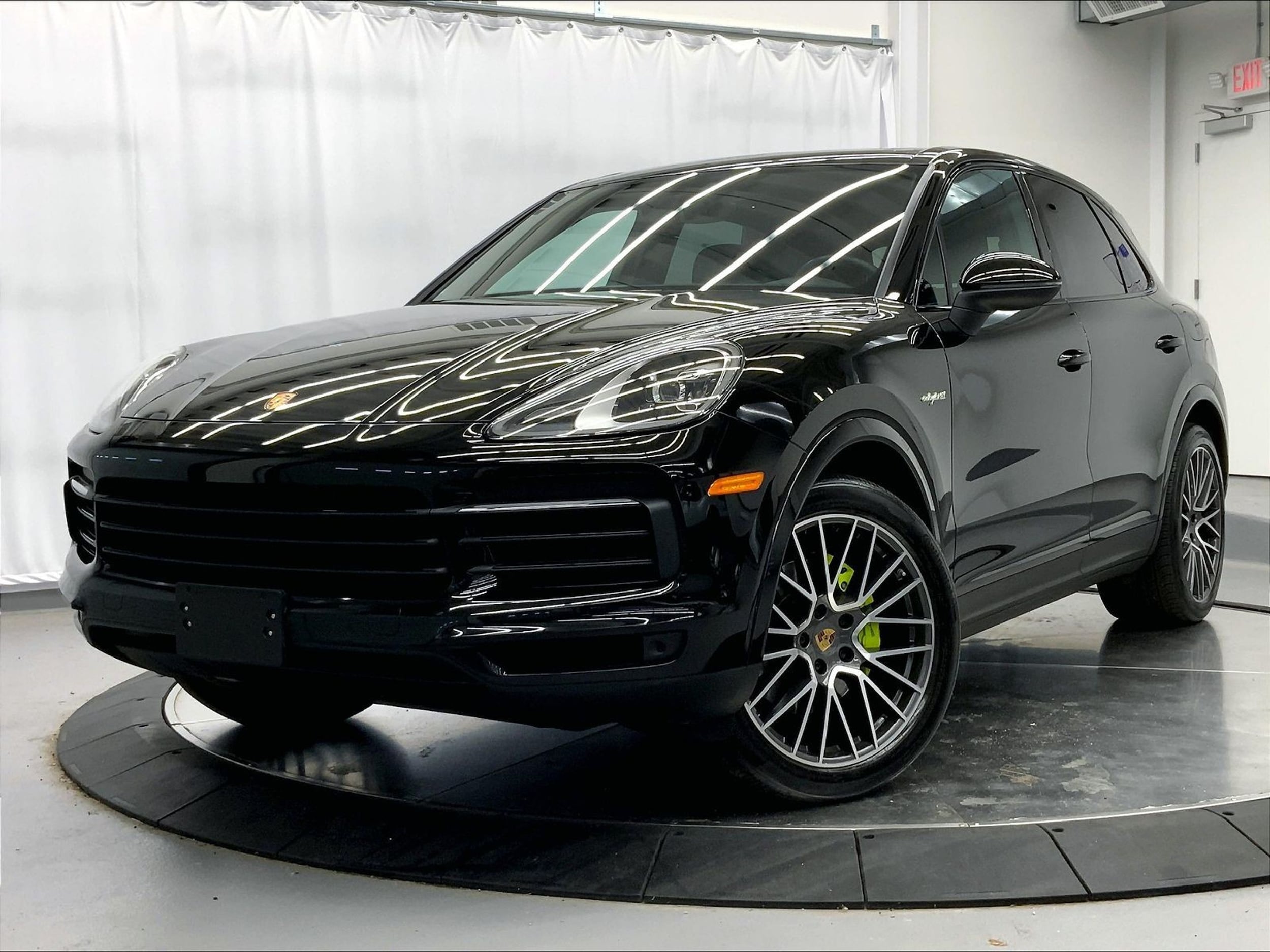 2022 Porsche Cayenne E-Hybrid's photo