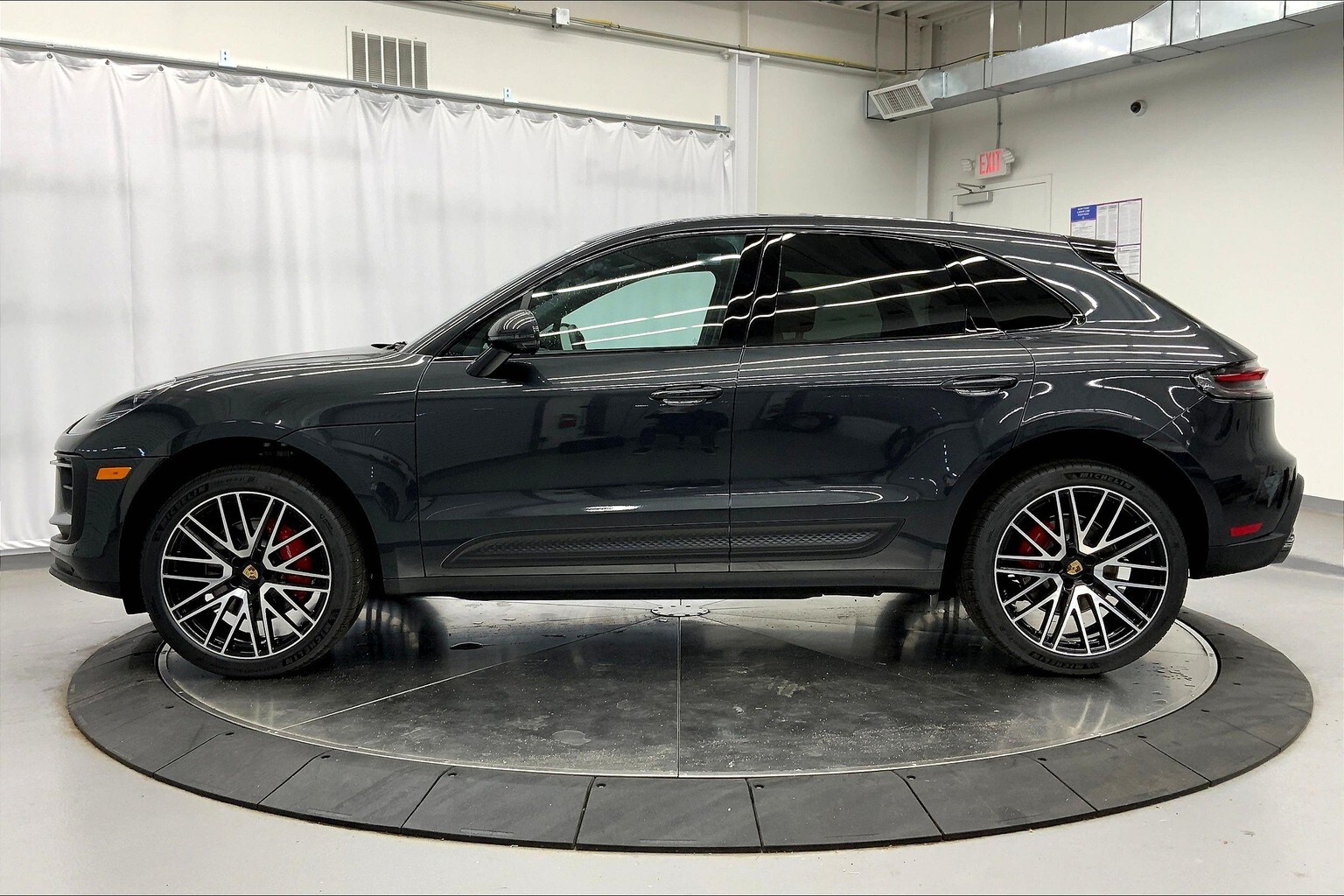 2026 Porsche Macan S photo 2