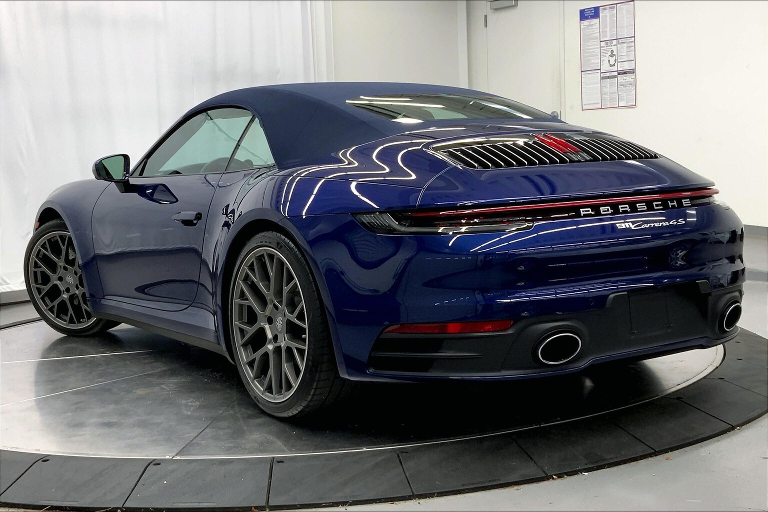 2023 Porsche 911 4S photo 3