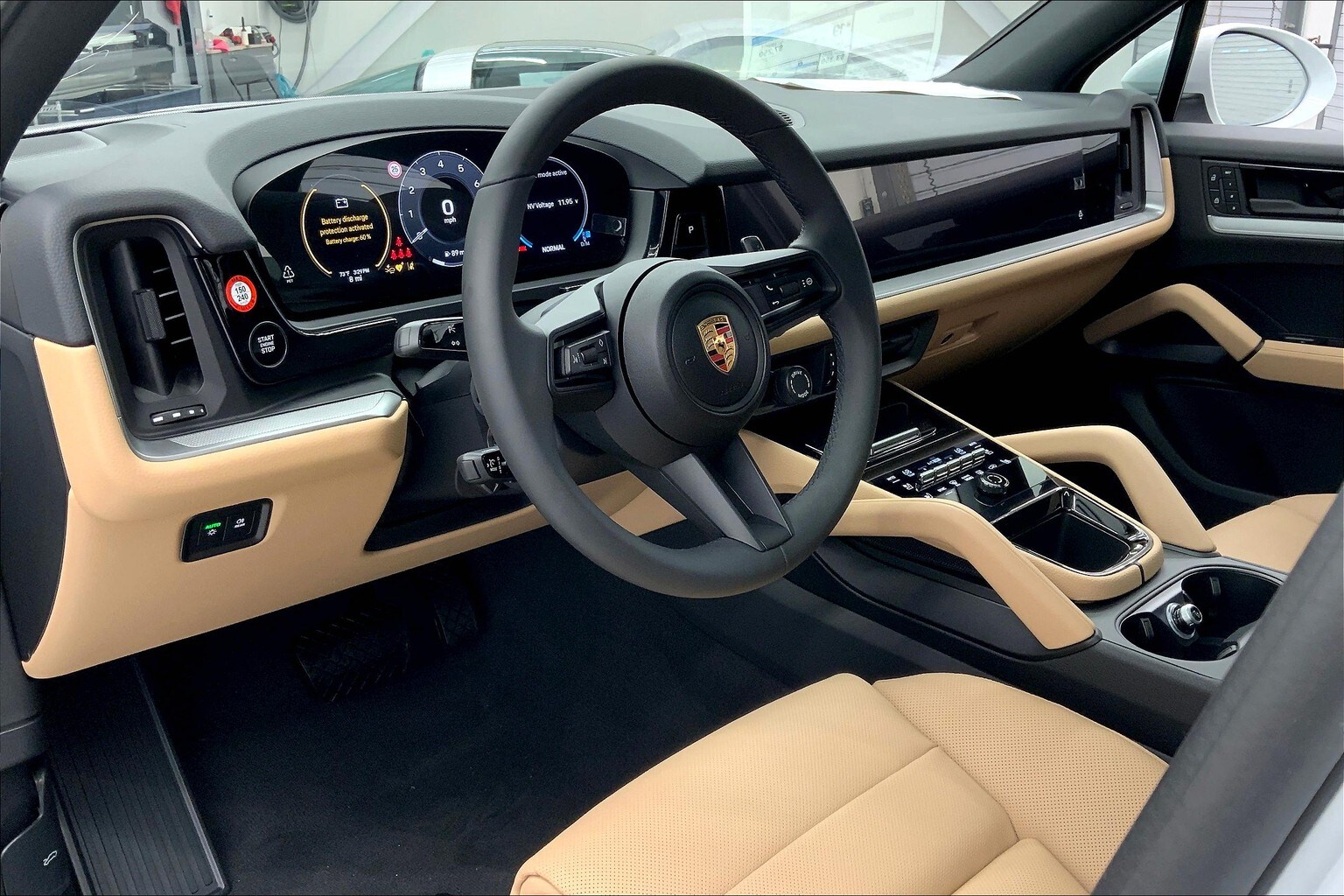 2025 Porsche Cayenne photo 4