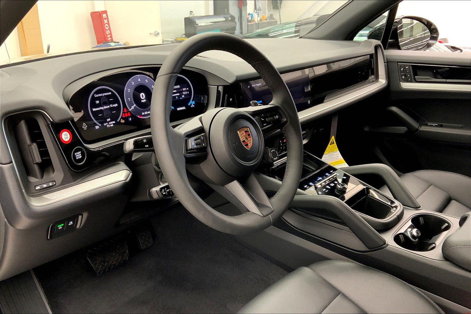 2025 Porsche Cayenne photo 4