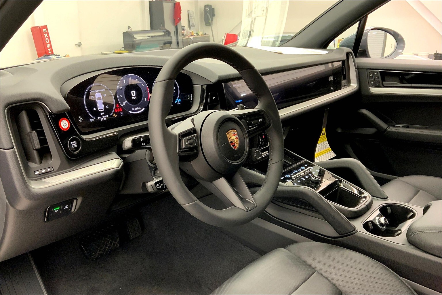 2025 Porsche Cayenne photo 4