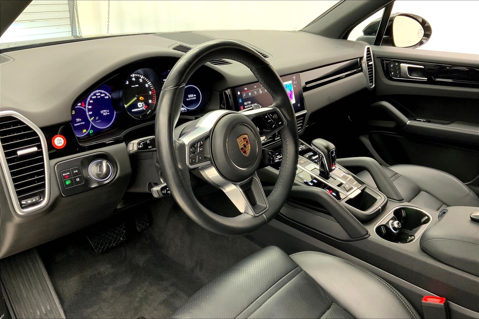 2022 Porsche Cayenne E-Hybrid photo 4
