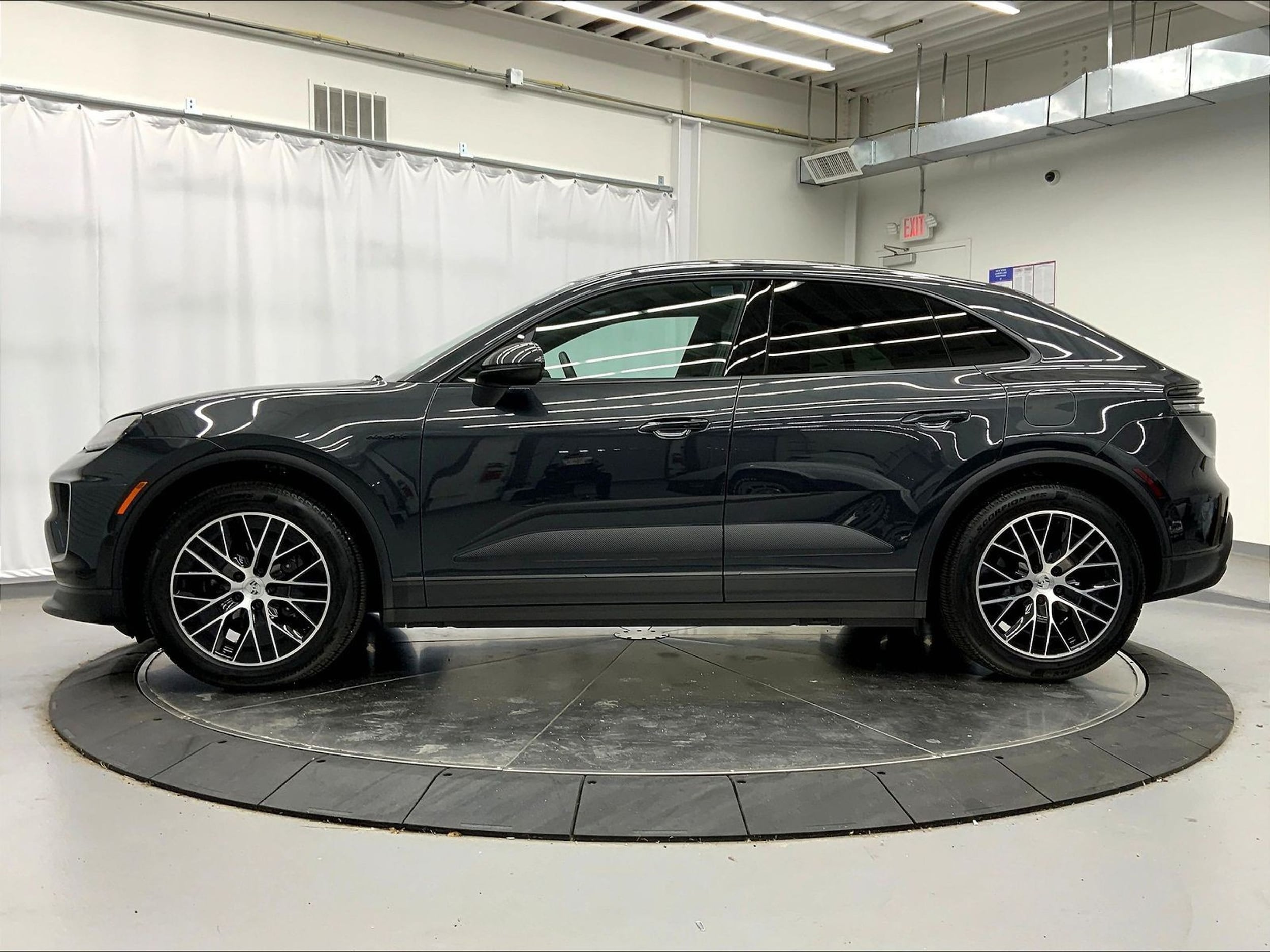 Certified 2025 Porsche Macan Base with VIN WP1AD2XA1SL075273 for sale in Southampton, NY