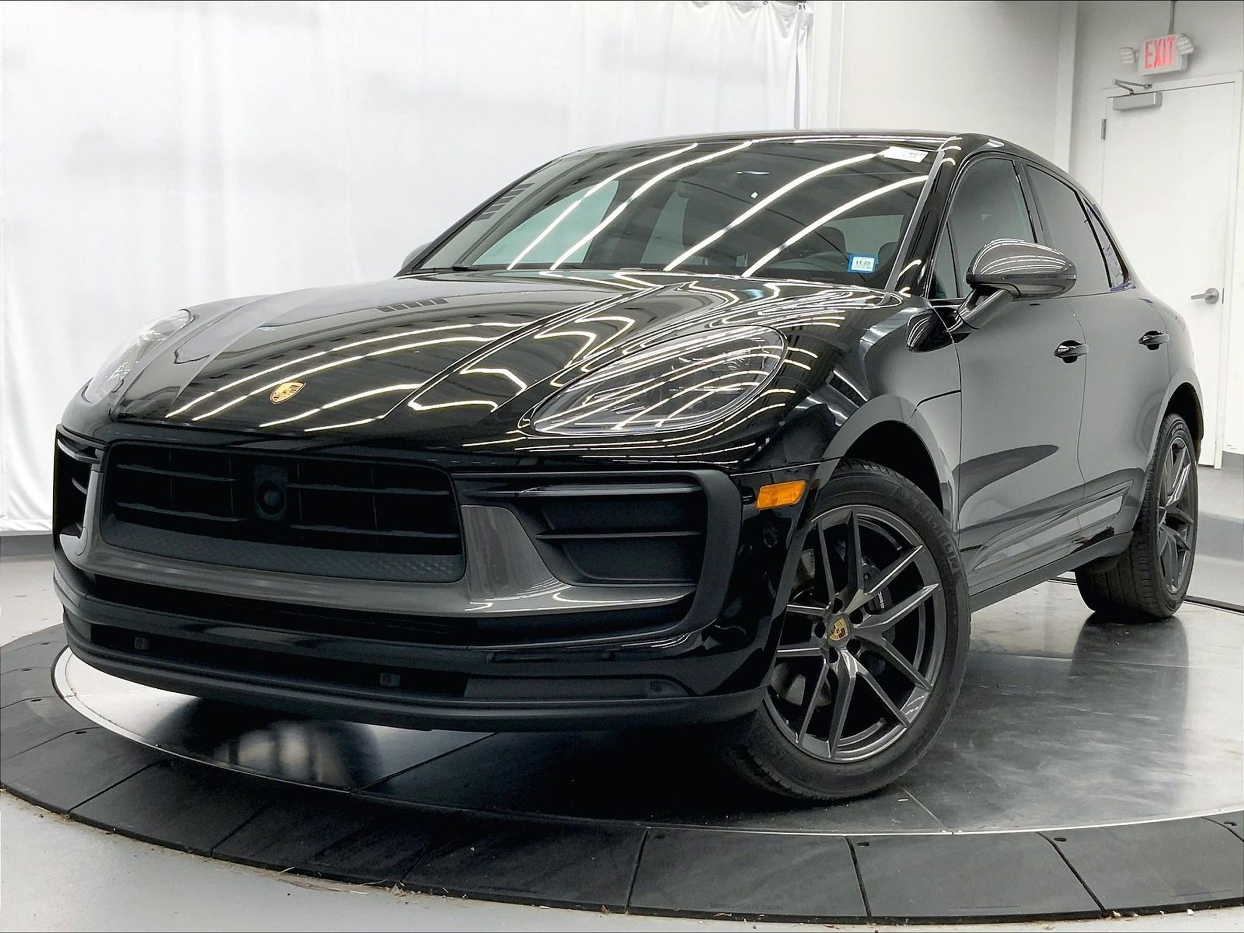 2023 Porsche Macan T's photo