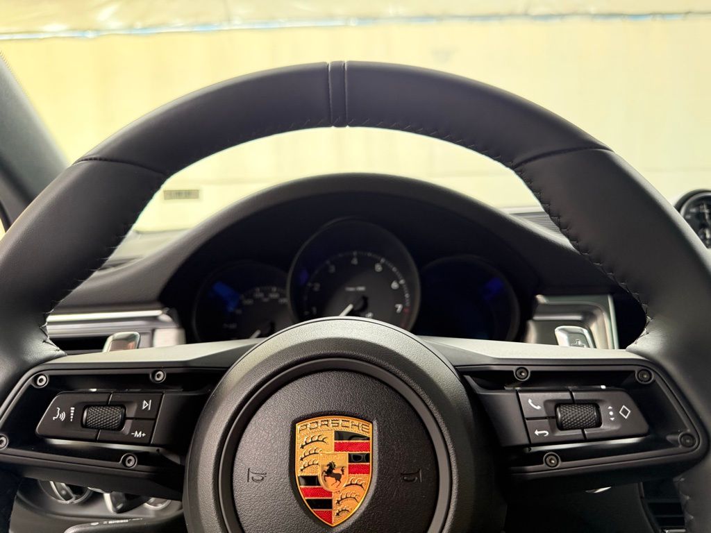 2026 Porsche Macan T - Photo 19