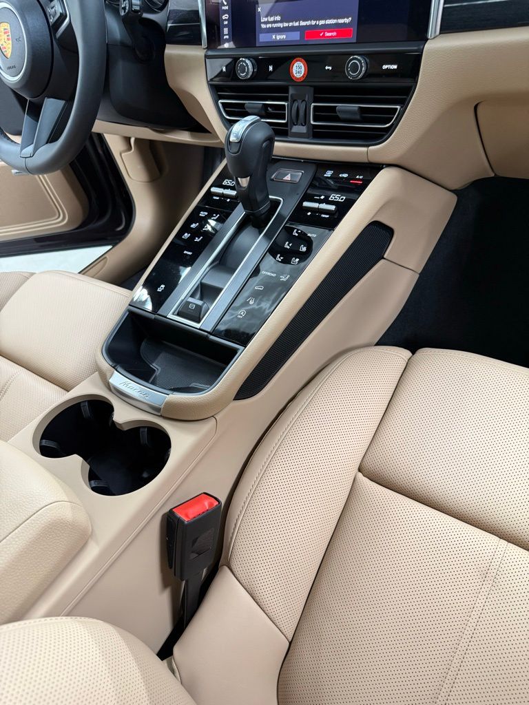 2026 Porsche Macan T - Photo 19