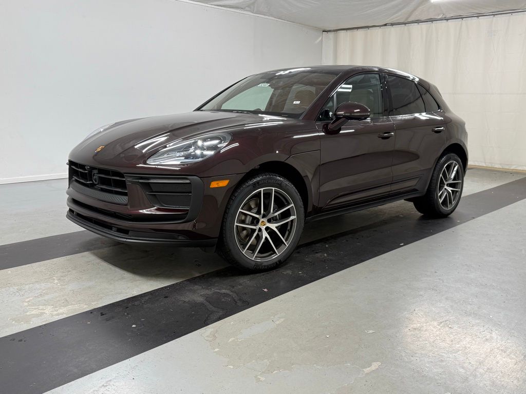 2026 Porsche Macan T - Photo 6