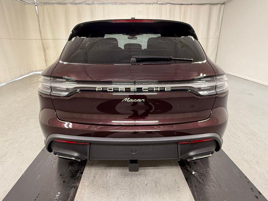 2026 Porsche Macan T - Photo 7