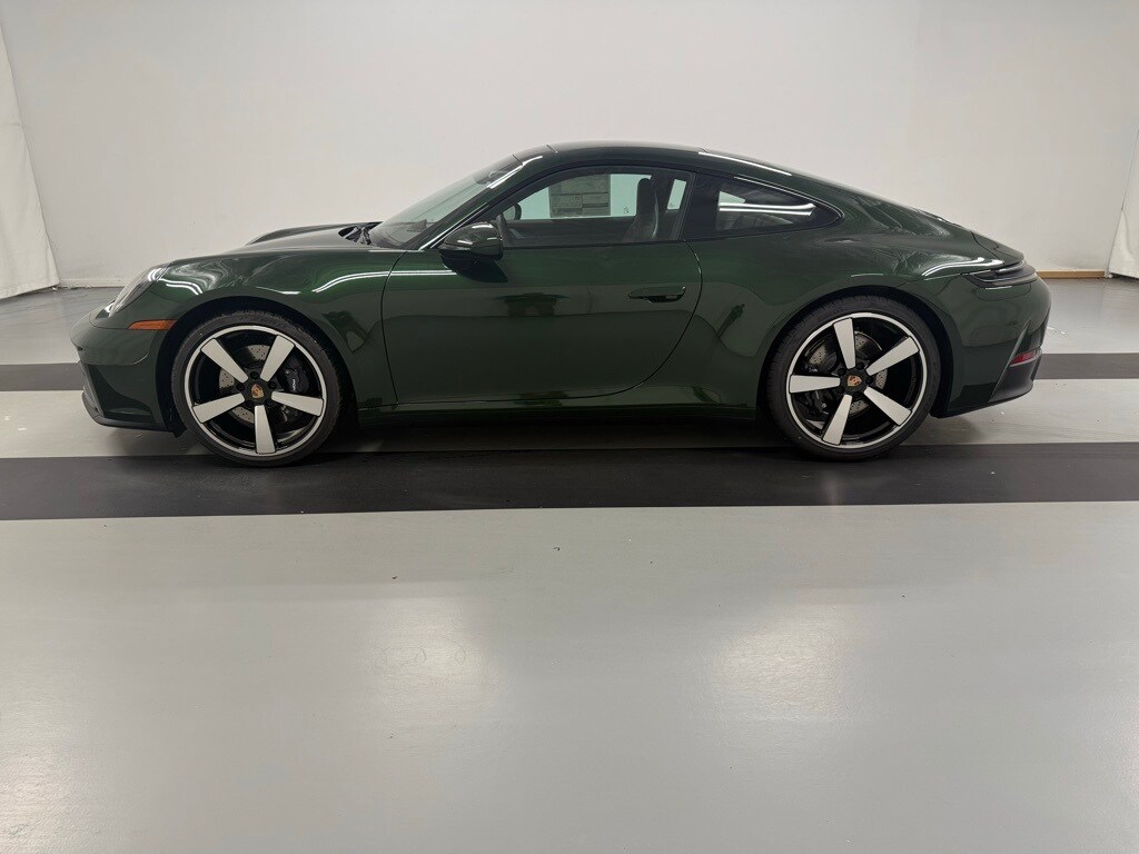 2026 Porsche 911 T photo 2