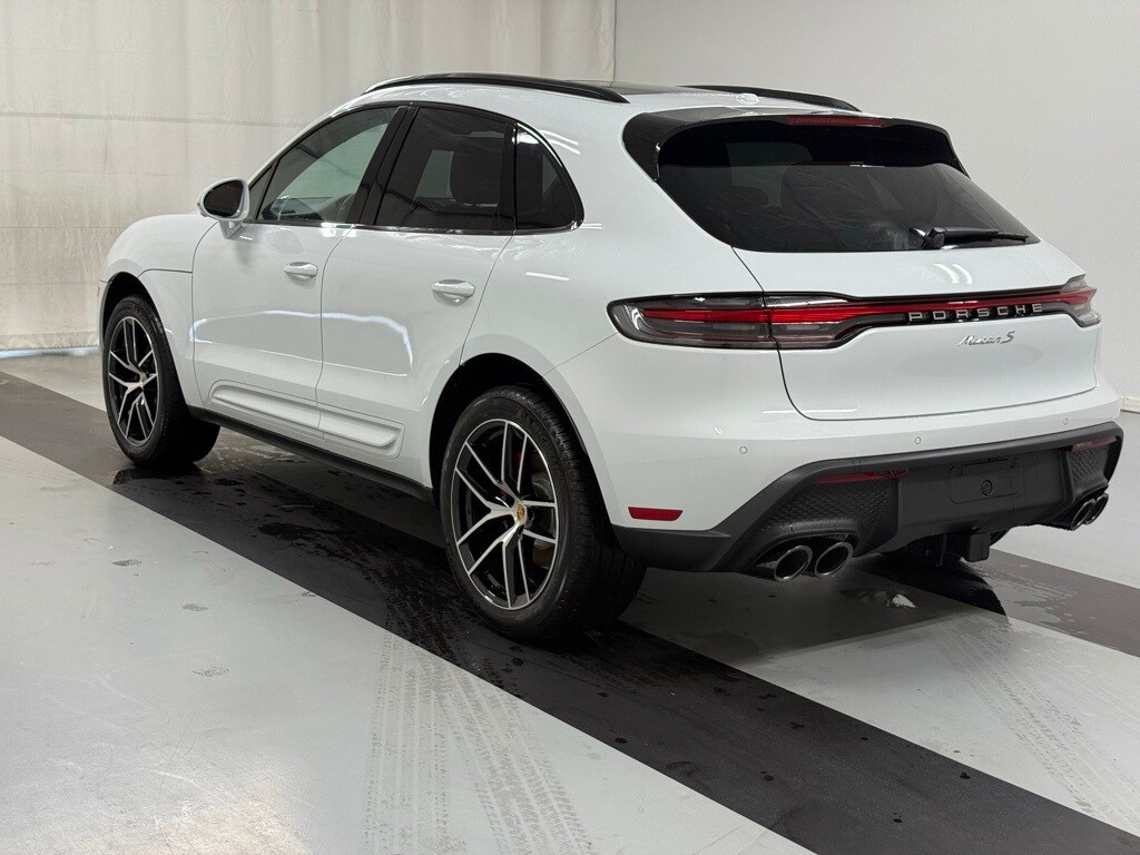 2026 Porsche Macan S photo 3