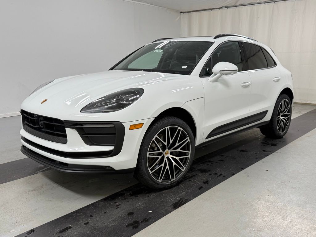 2026 Porsche Macan T - Photo 6