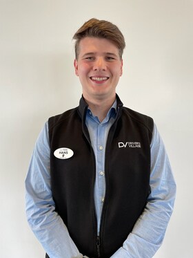 Staff member Hans-Peter Malinchoc from 4369cea6ee77