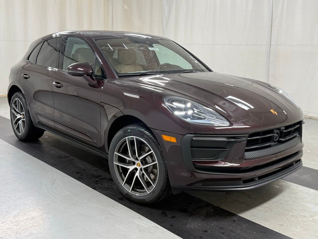 2026 Porsche Macan T - Photo 10