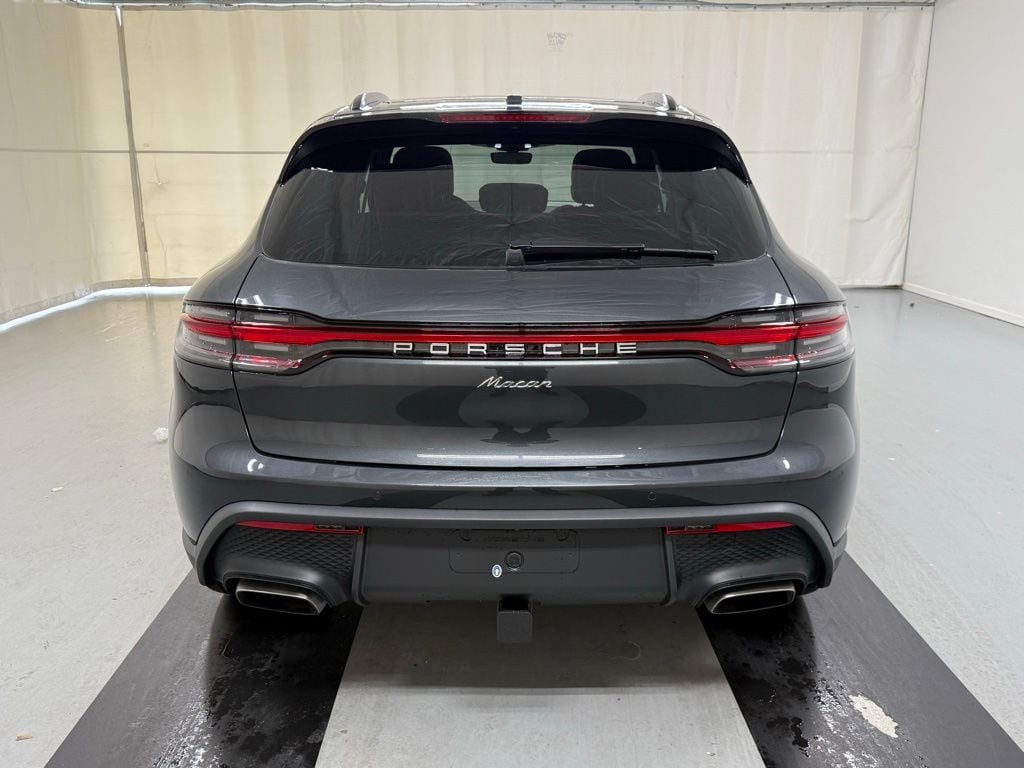 2026 Porsche Macan T - Photo 6