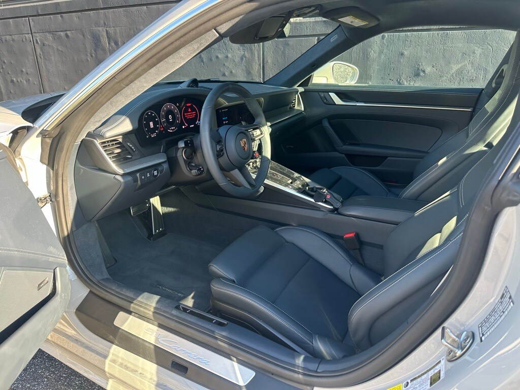 2025 Porsche 911 photo 4