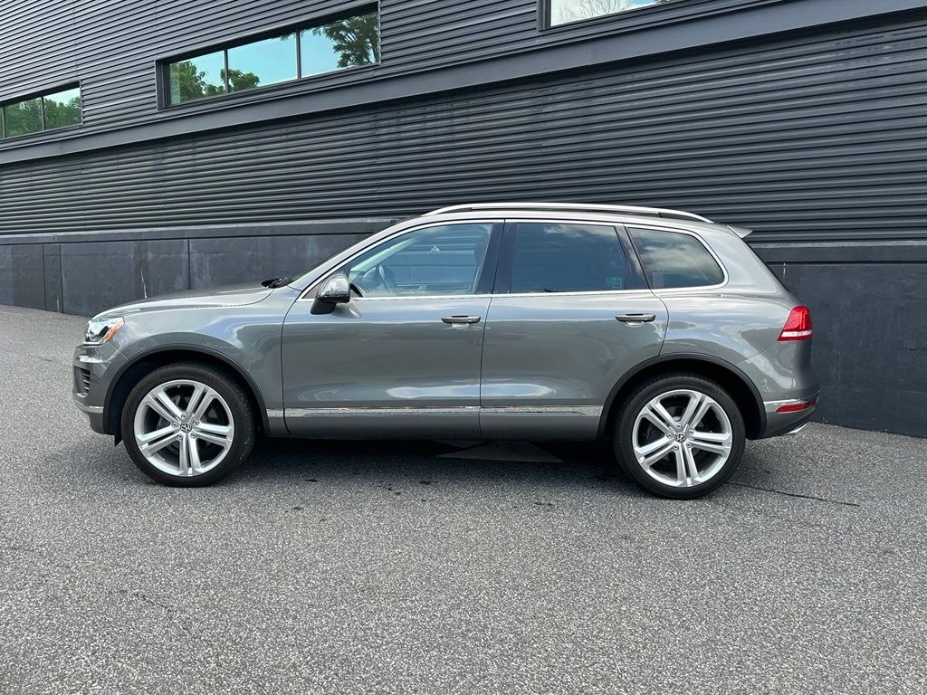 Used 2016 Volkswagen Touareg VR6 SUV