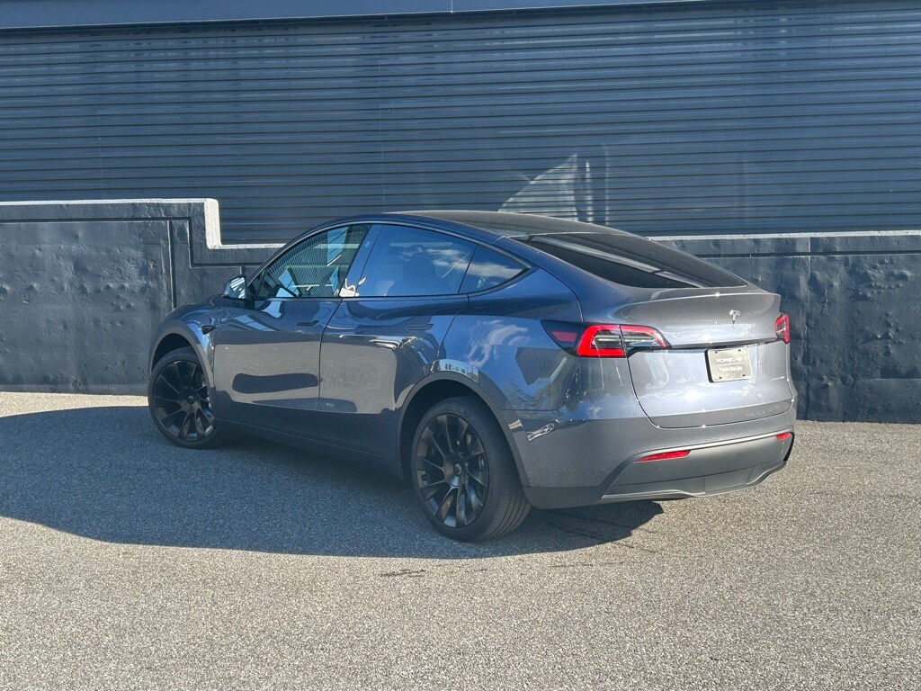 2023 Tesla Model Y Long Range photo 3