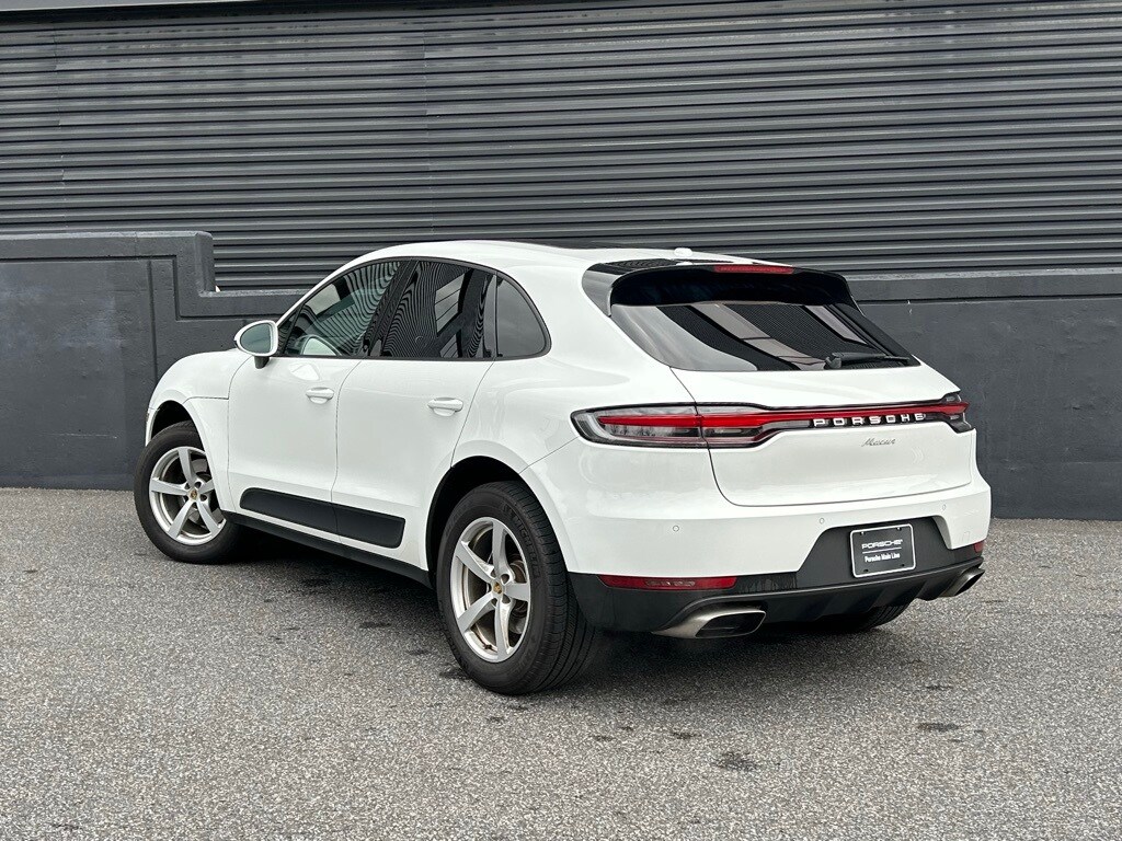 2020 Porsche Macan photo 3