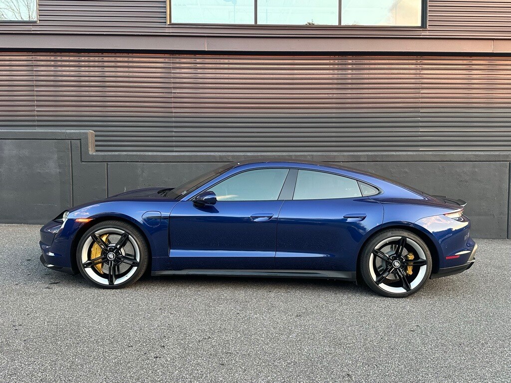 2020 Porsche Taycan Turbo photo 2