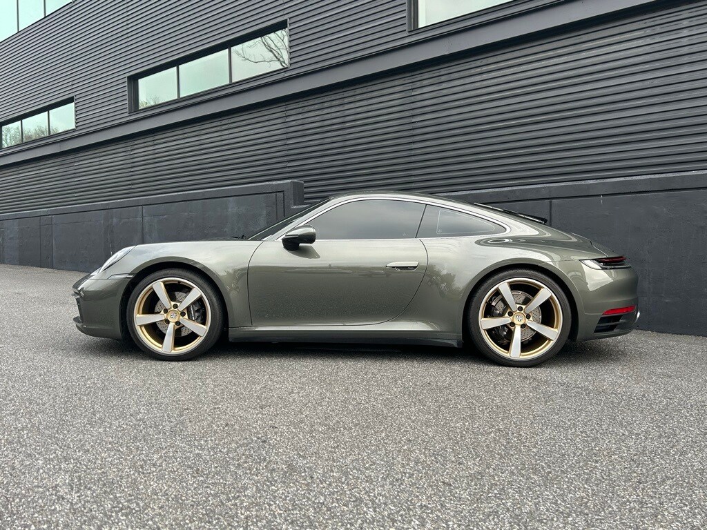 2022 Porsche 911 4 photo 2