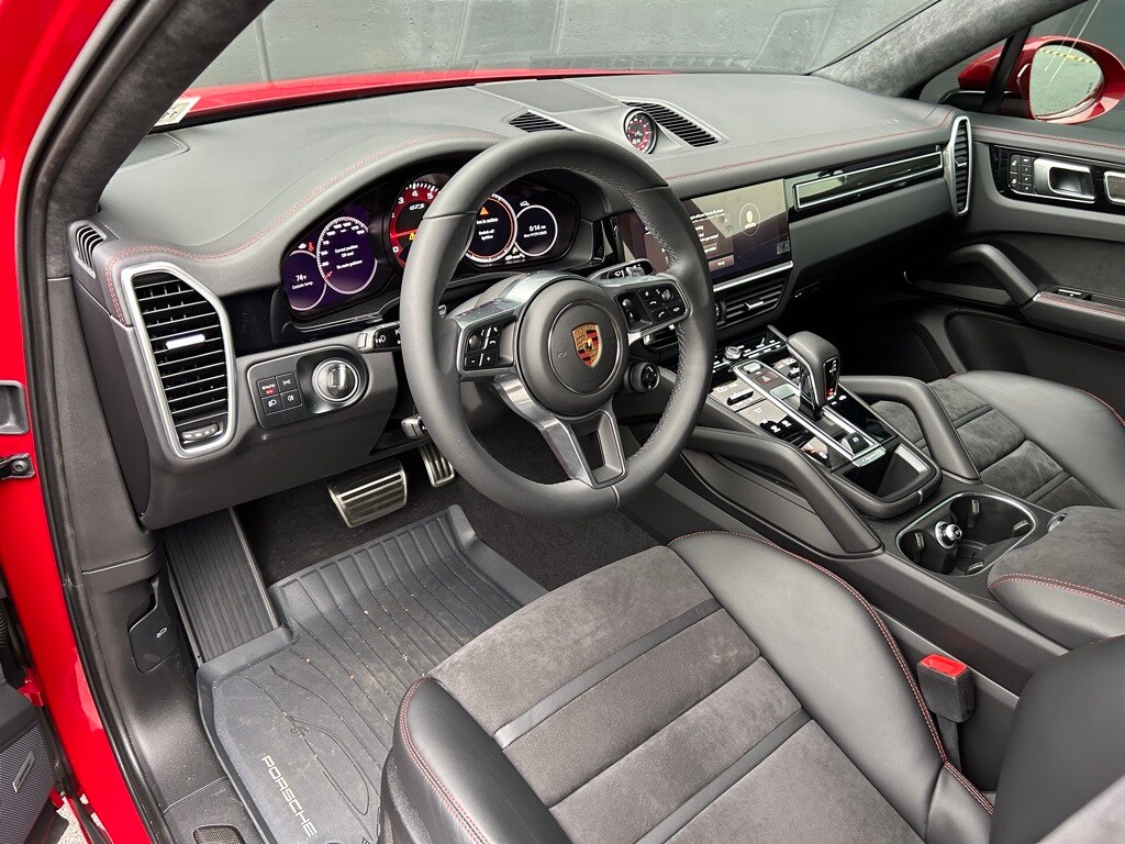 2023 Porsche Cayenne Coupe GTS photo 4