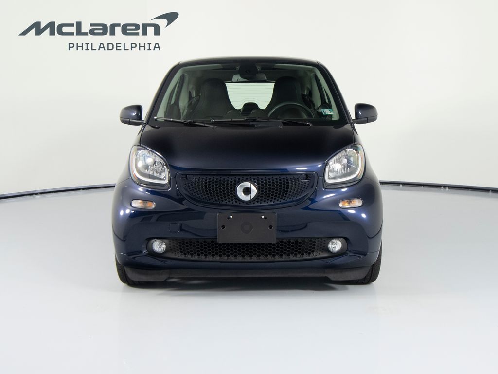 Used 2018 smart fortwo prime with VIN WMEFJ9BA1JK270945 for sale in West Chester, PA