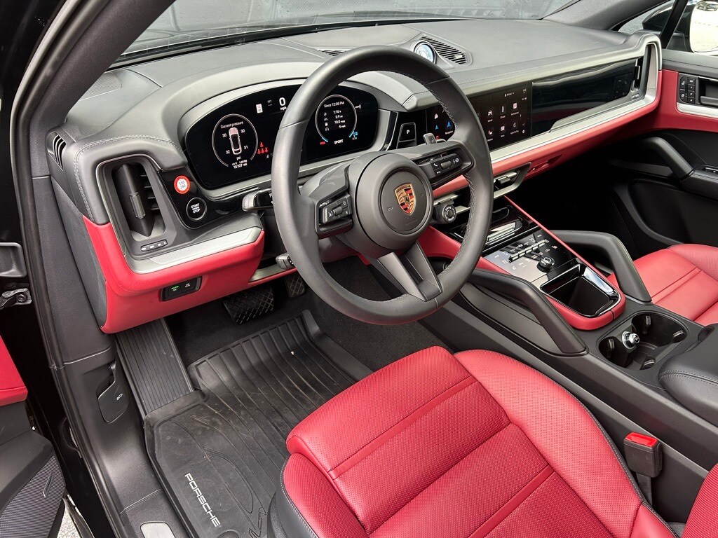 2025 Porsche Cayenne Coupe photo 4