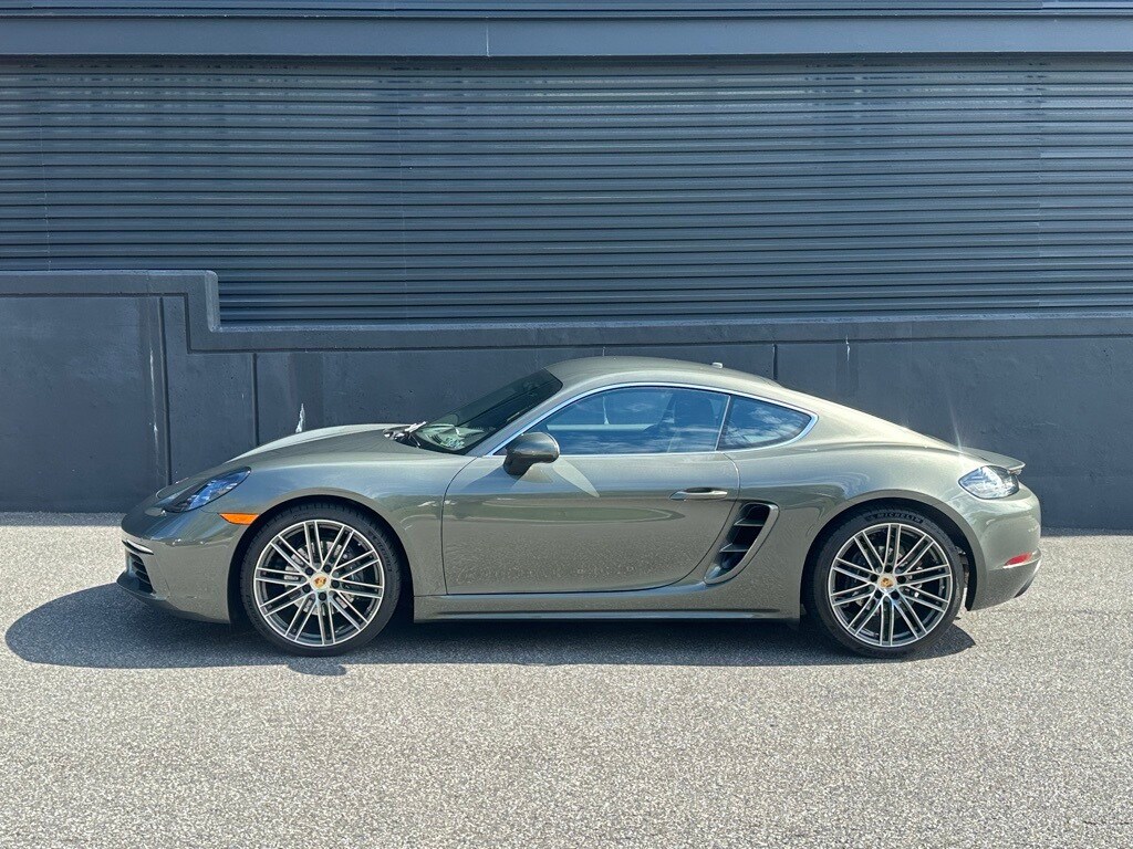 2025 Porsche Cayman photo 2