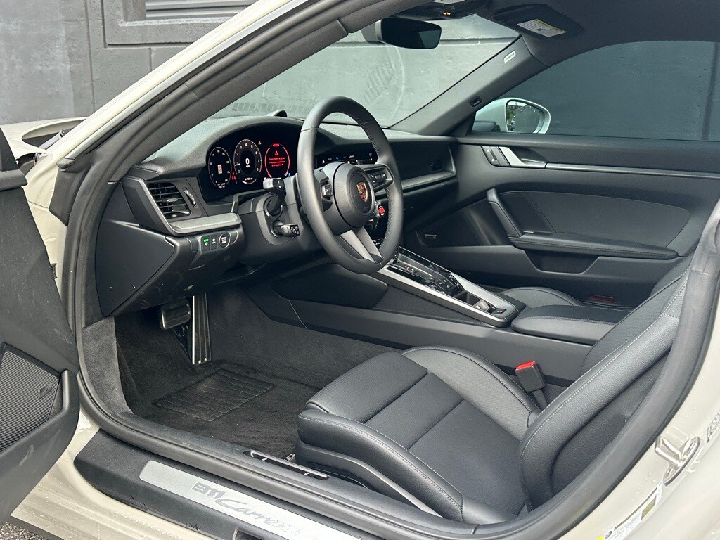 2025 Porsche 911 photo 4