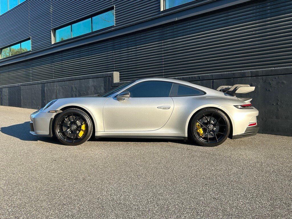 2022 Porsche 911 GT3 photo 2