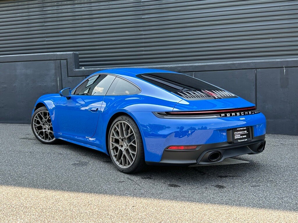 2025 Porsche 911 photo 3
