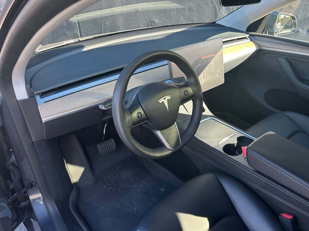 2023 Tesla Model Y Long Range photo 4