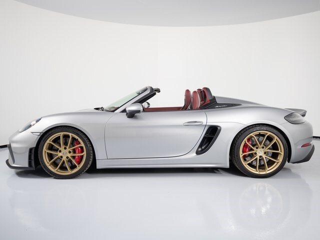 2022 Porsche Boxster Spyder photo 2