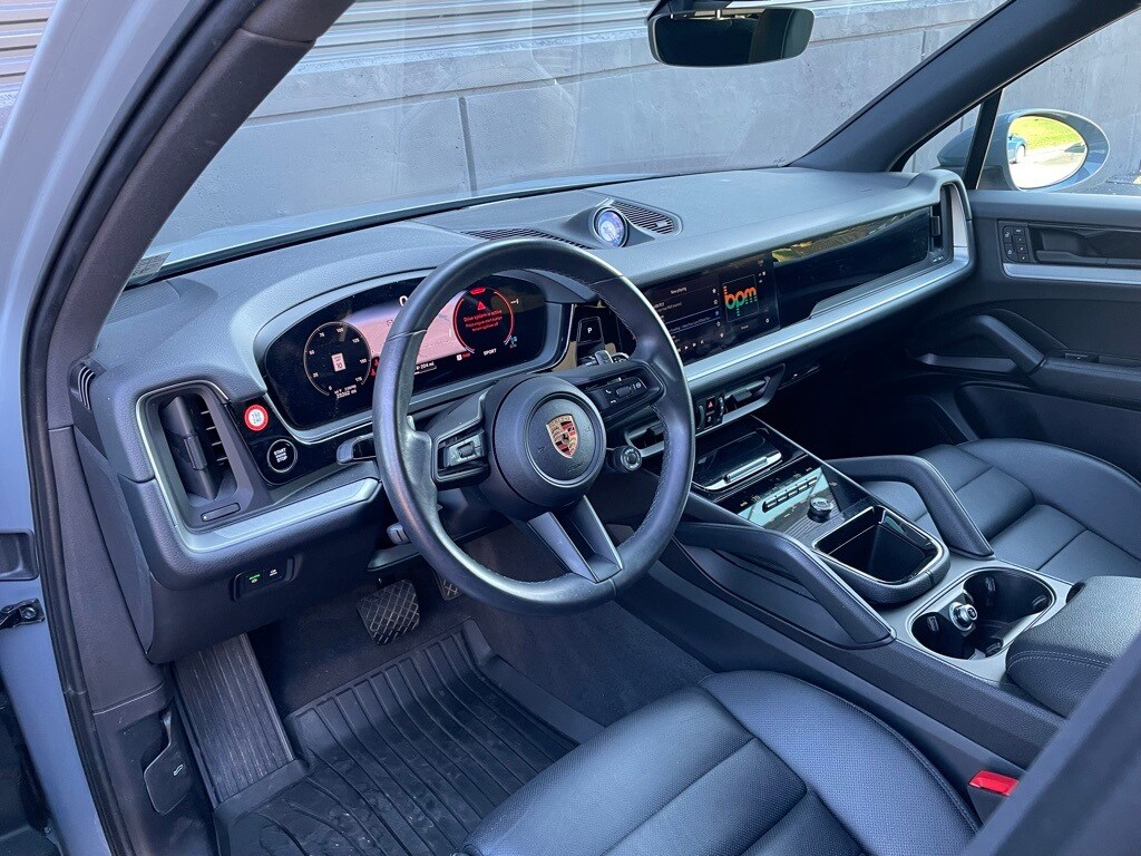 2024 Porsche Cayenne E-Hybrid photo 4