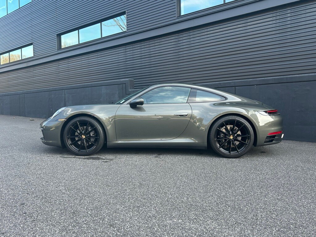 2022 Porsche 911 4 photo 2