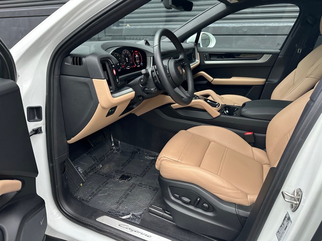 Certified 2025 Porsche Cayenne Coupe  SUV