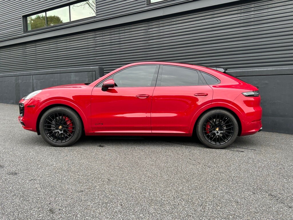 2023 Porsche Cayenne Coupe GTS photo 2