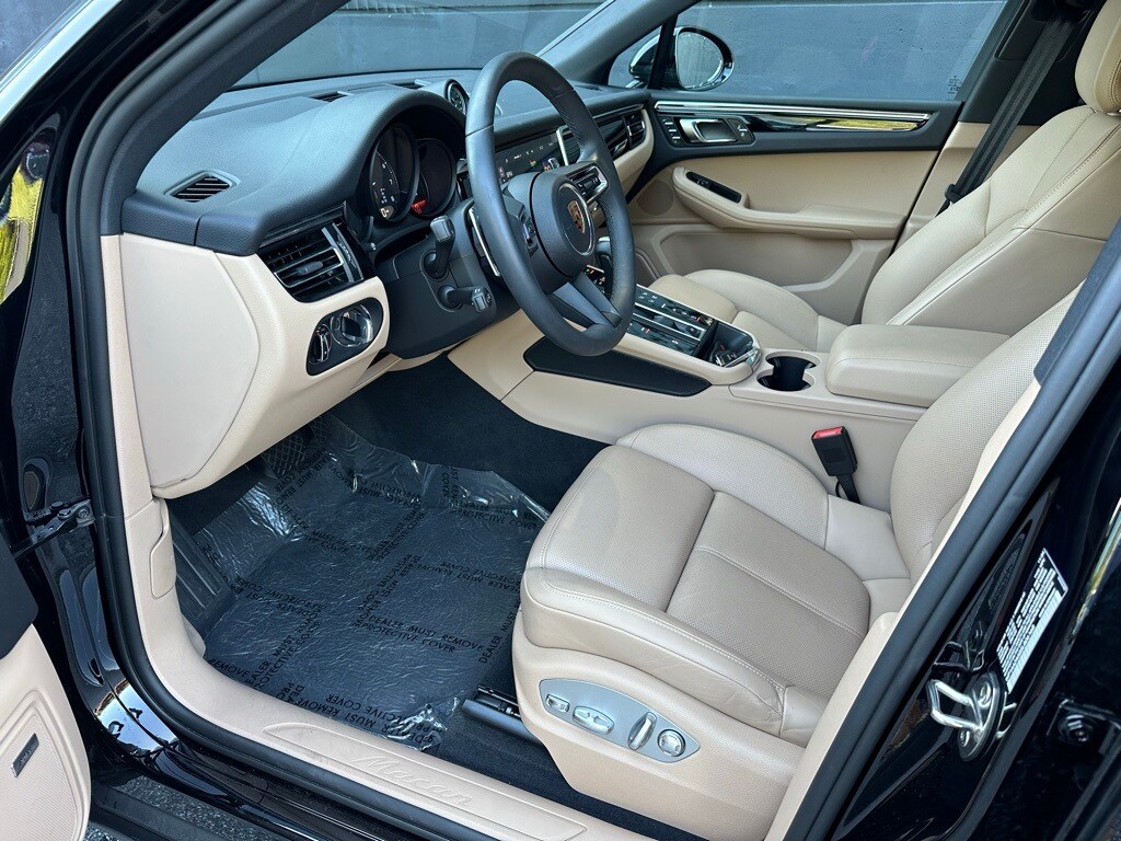 2025 Porsche Macan photo 4
