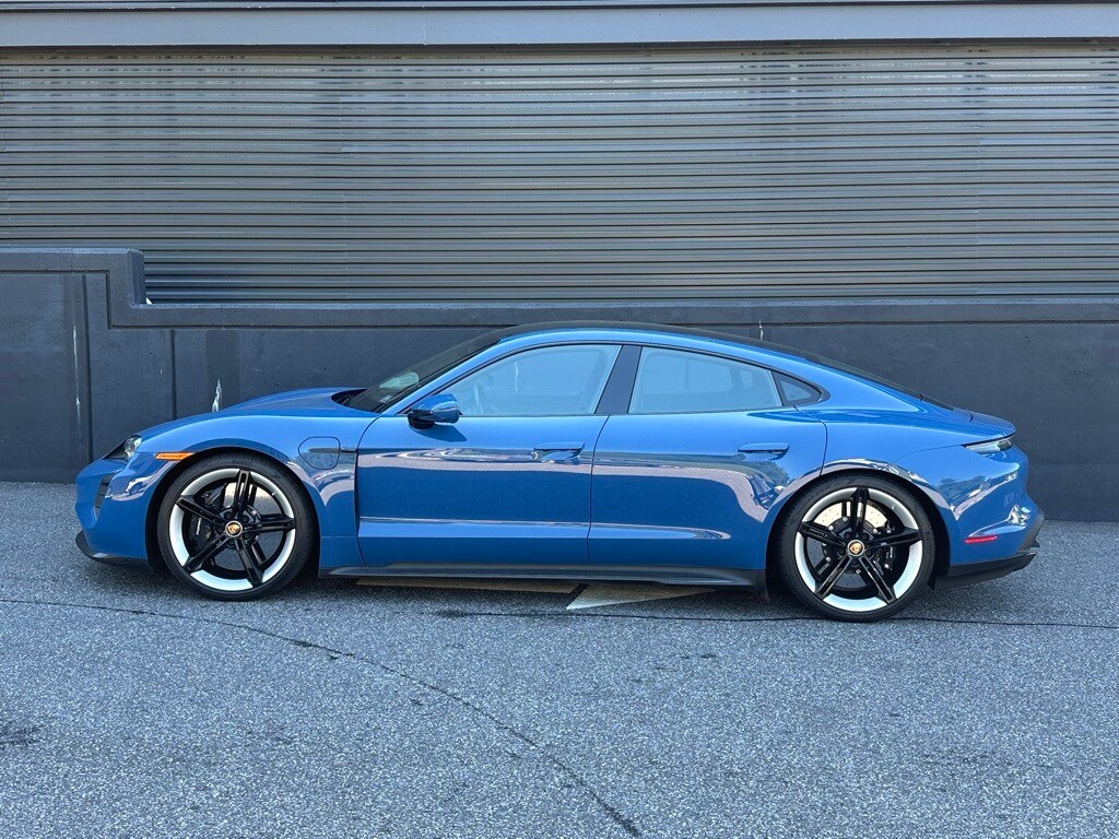 2021 Porsche Taycan Turbo S photo 2