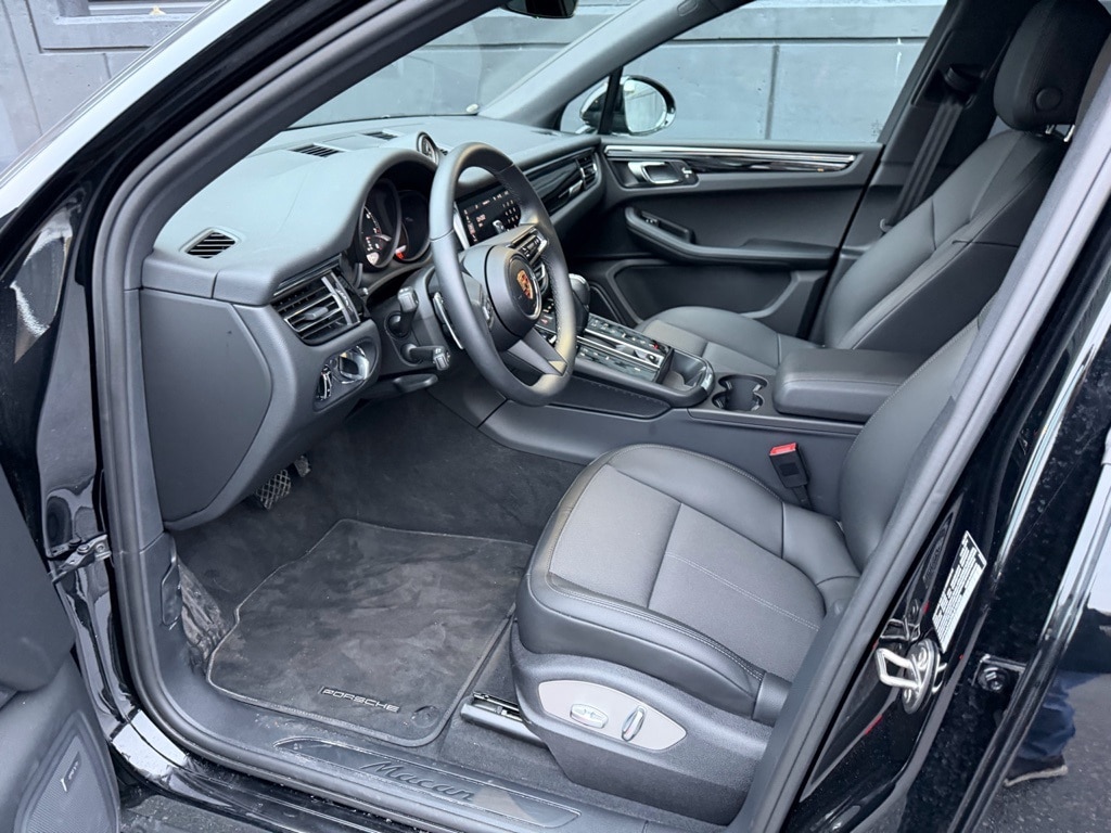 Certified 2025 Porsche Macan SUV
