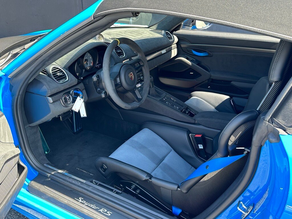 2025 Porsche Boxster Spyder photo 4
