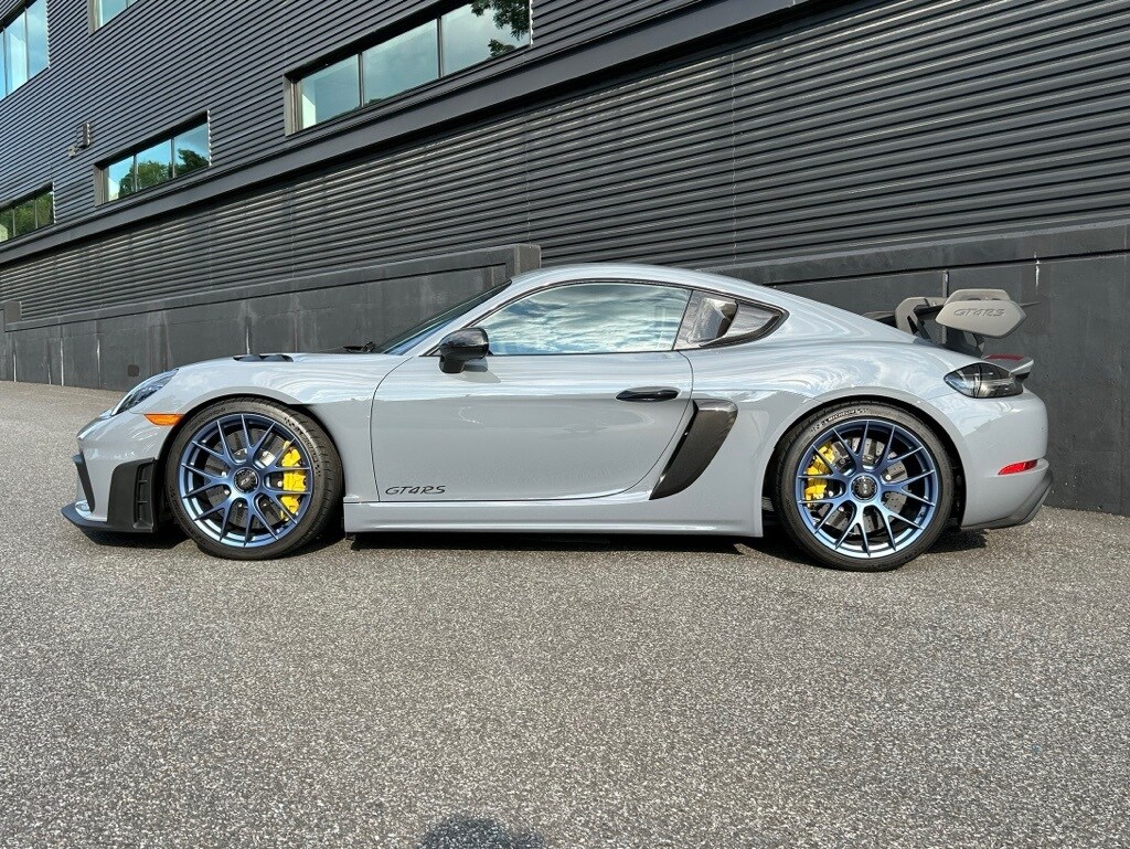 2024 Porsche Cayman GT4 RS photo 2