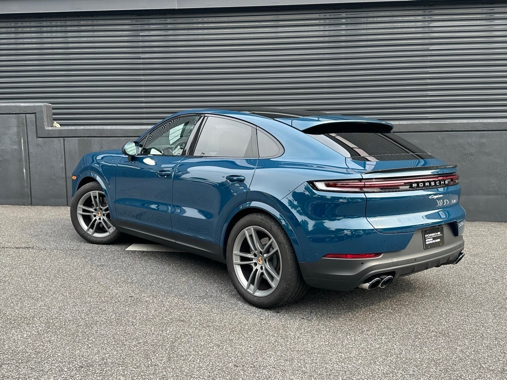 2024 Porsche Cayenne Coupe photo 3