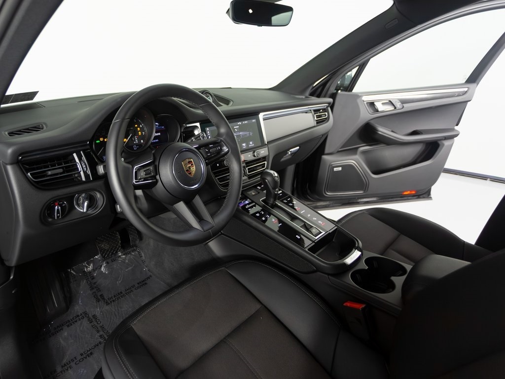 Certified 2025 Porsche Macan  SUV