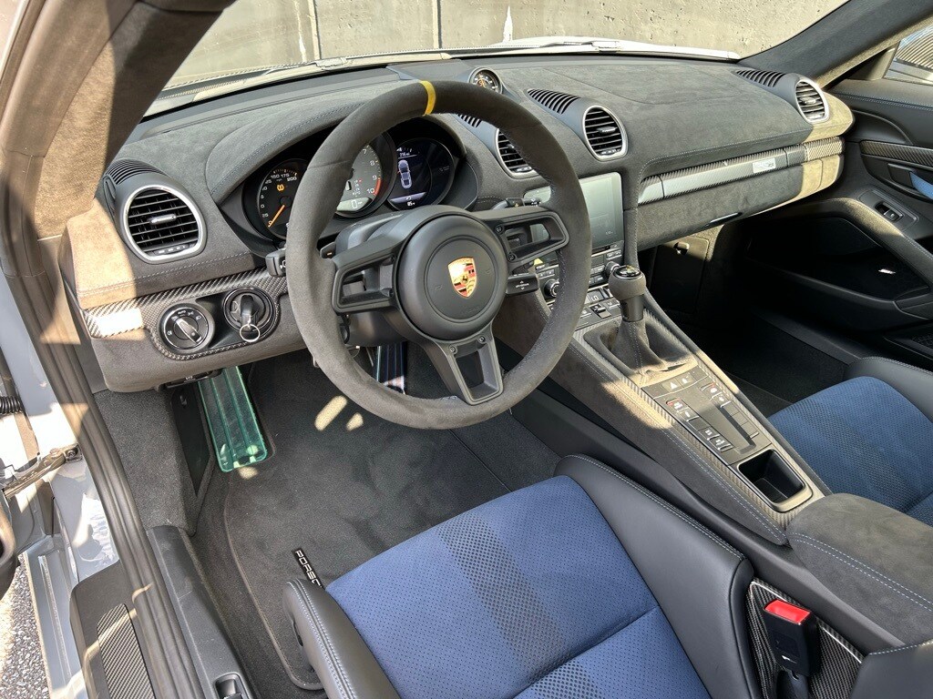 2024 Porsche Cayman GT4 RS photo 4