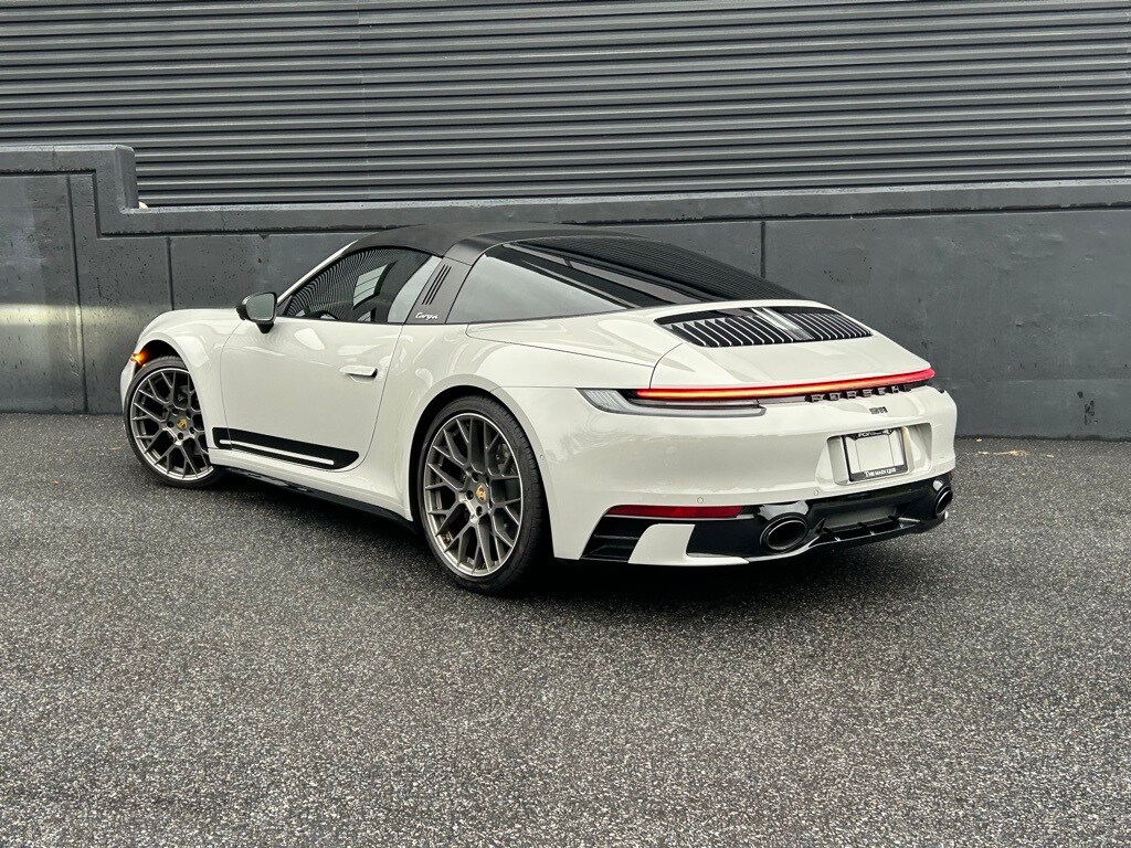 2022 Porsche 911 Targa 4S photo 3