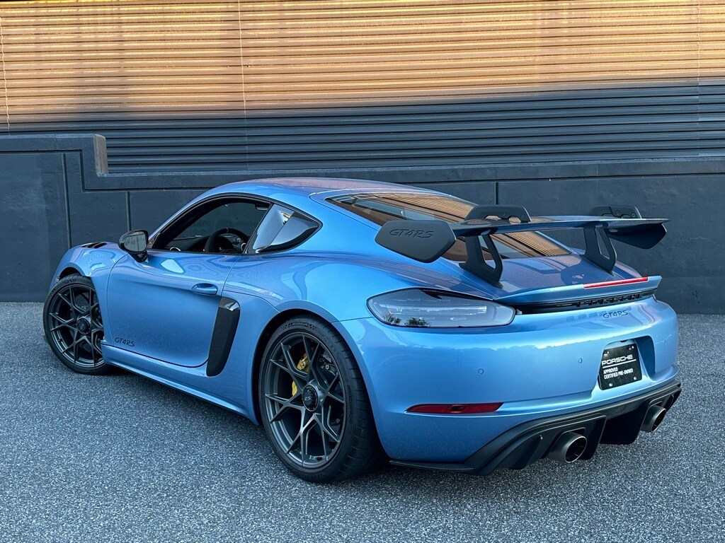 2023 Porsche Cayman GT4 RS photo 3