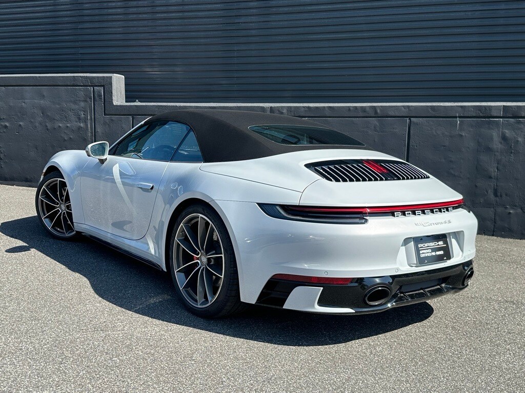 2024 Porsche 911 4S Cabriolet photo 3